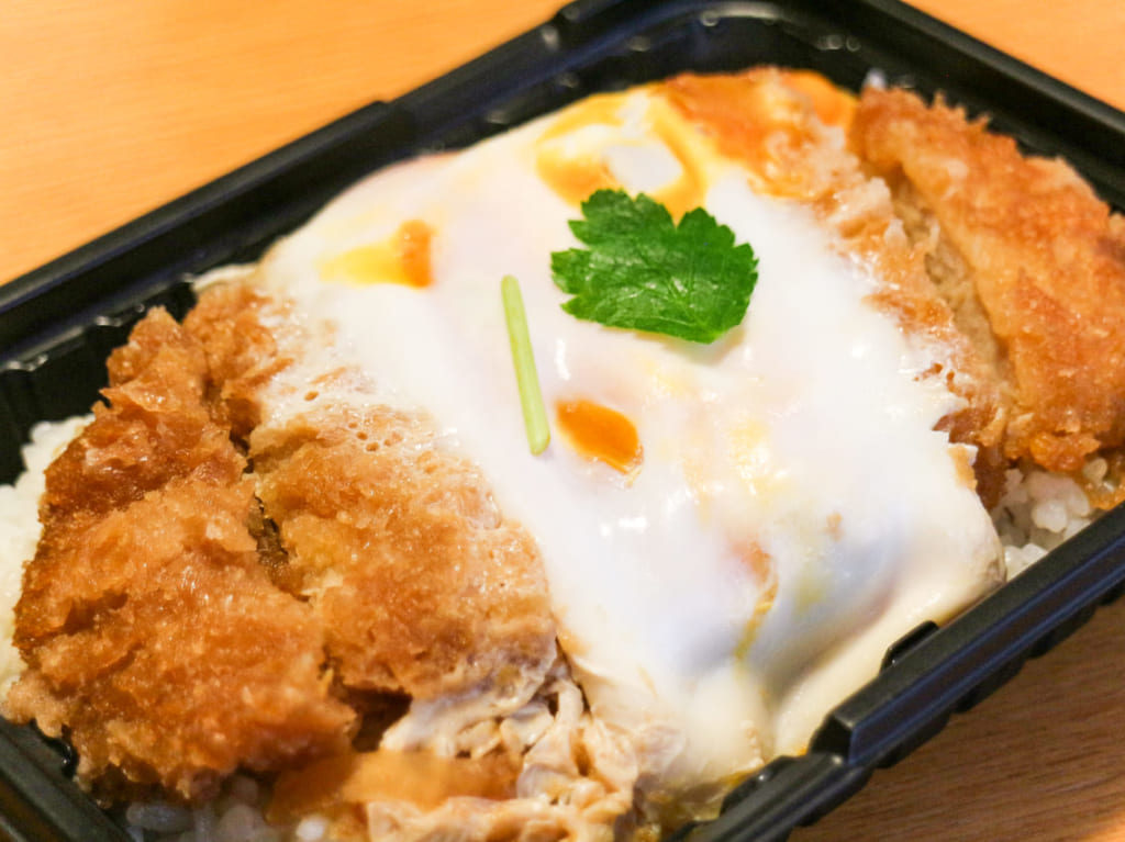 かつ丼弁当　イメージ