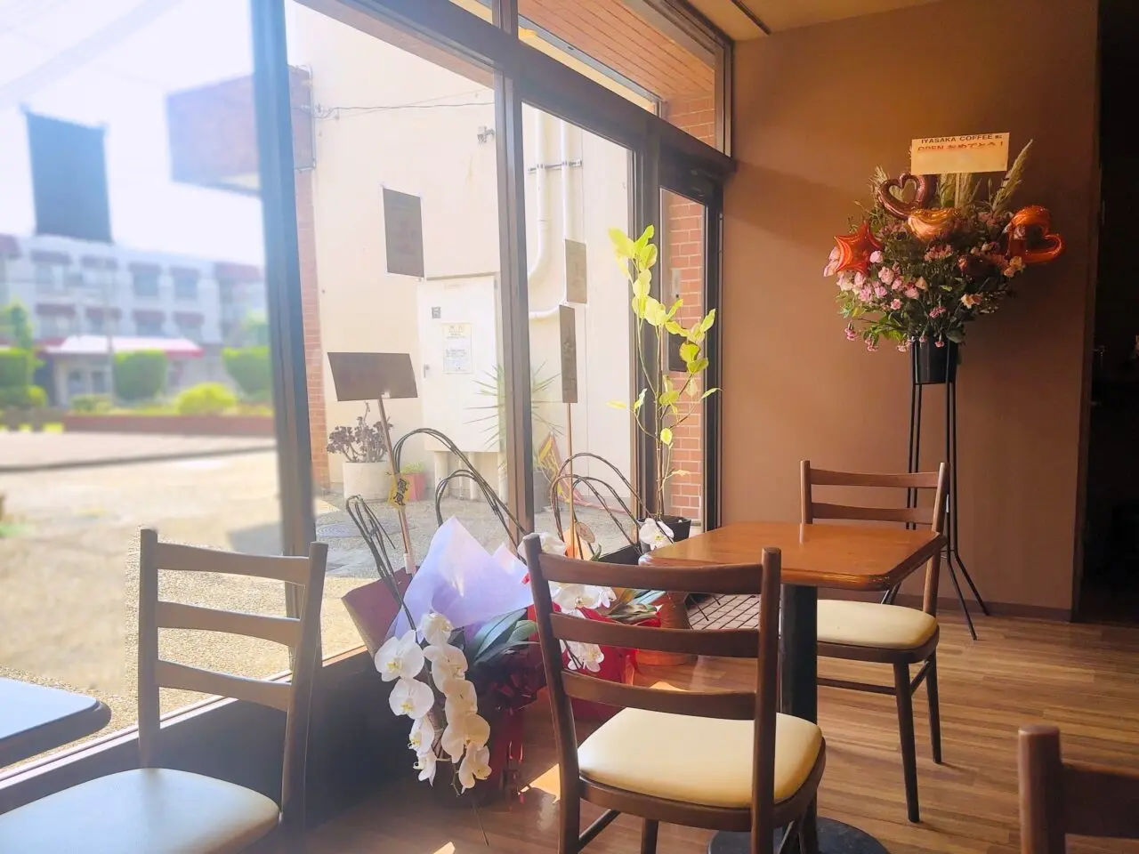 弥栄珈琲店内