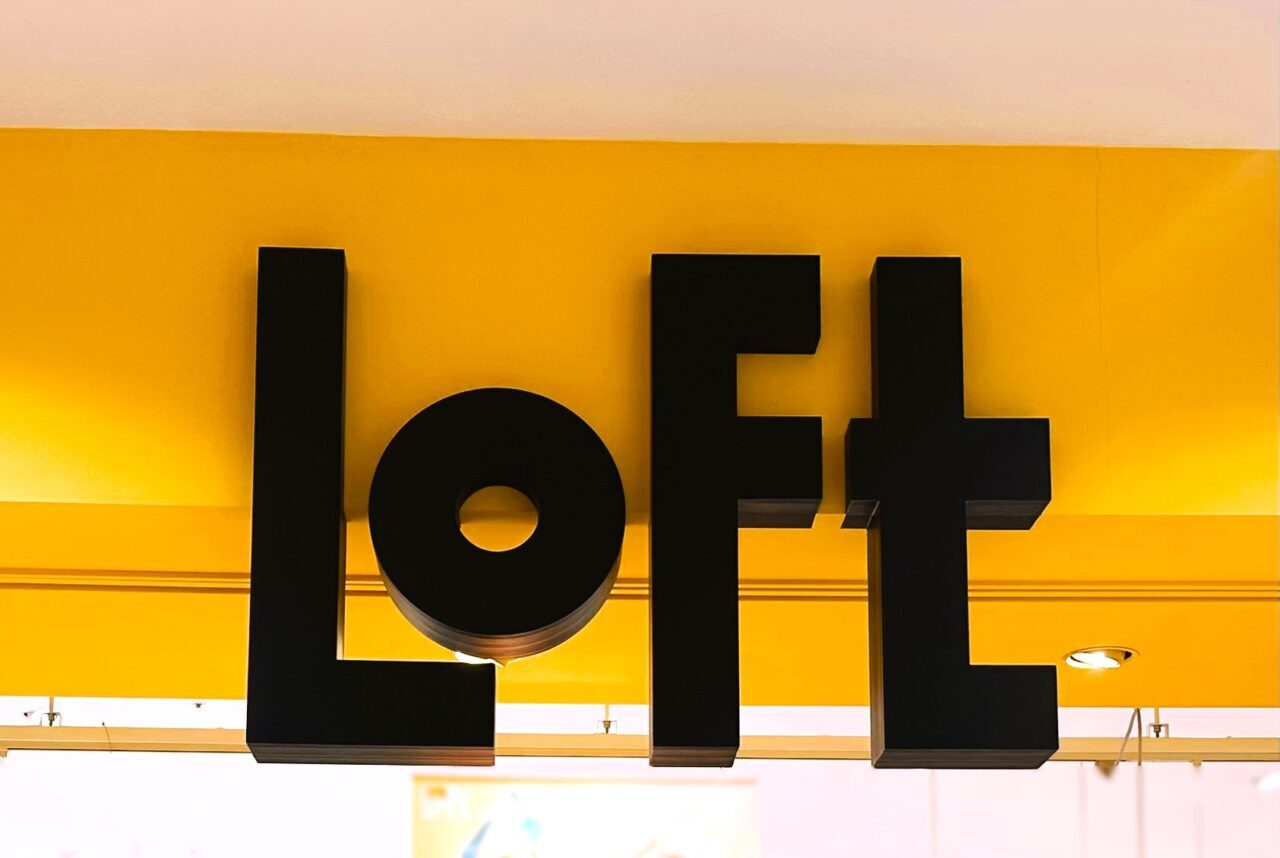 ロフト看板