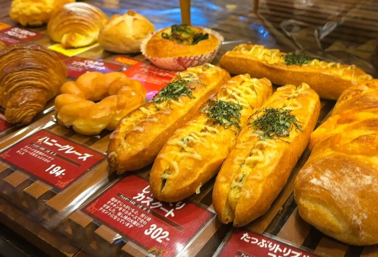 イスズベーカリー本店で販売されているパン
