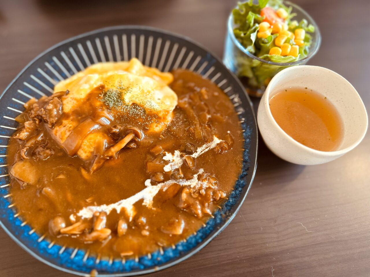 キッズスペースカフェ トントン♪のオムハヤシ