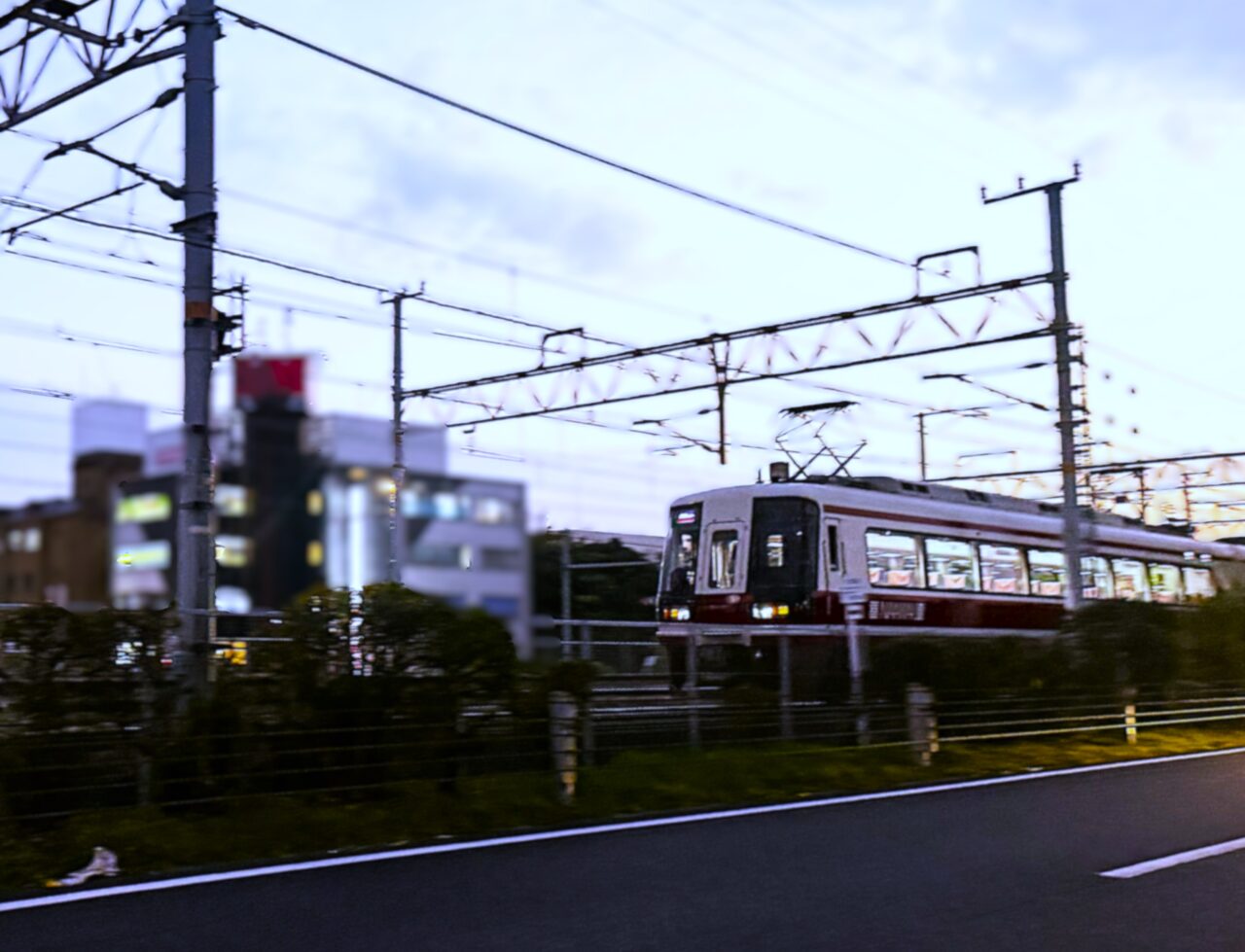 和泉中央から走ってくる泉北ライナー