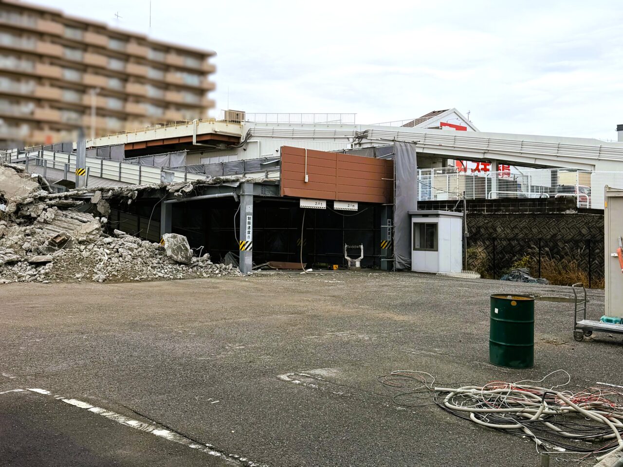 パークス和泉中央店駐車場解体工事