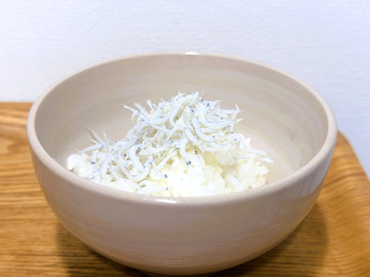 ヨシマルのしらすごはん