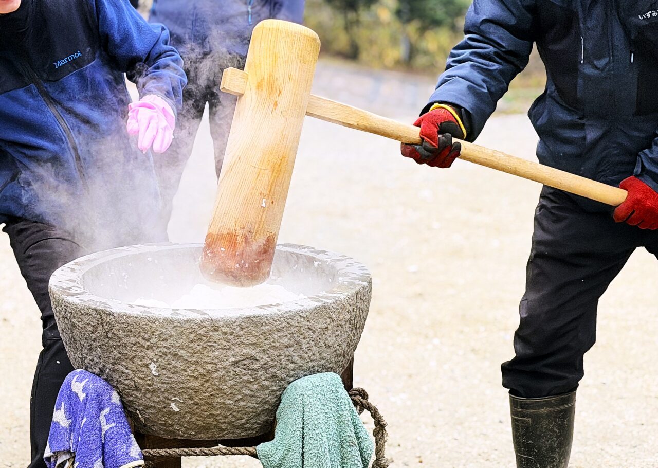 青少年の家で開催された餅つき