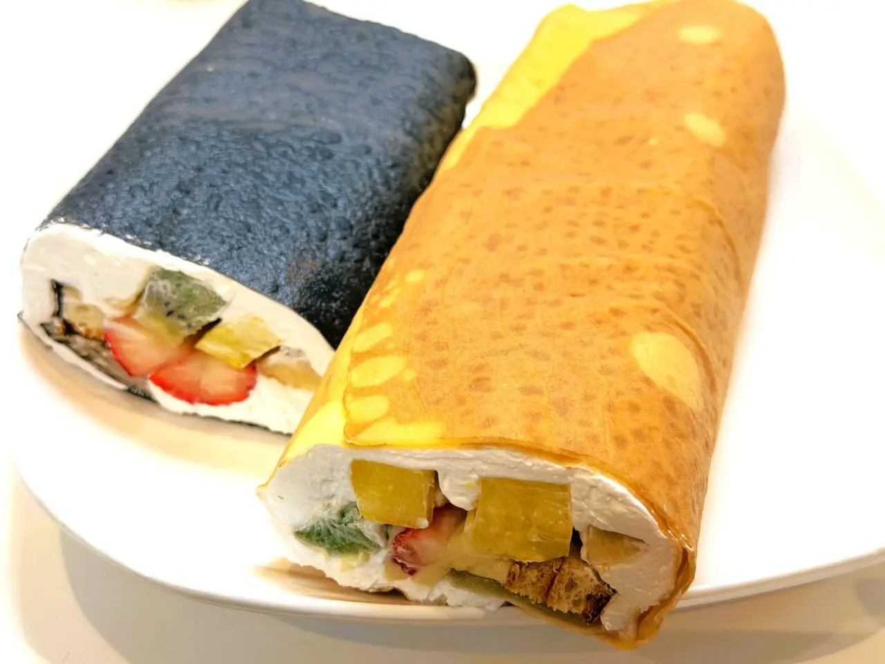 白と黒の恵方巻クレープ