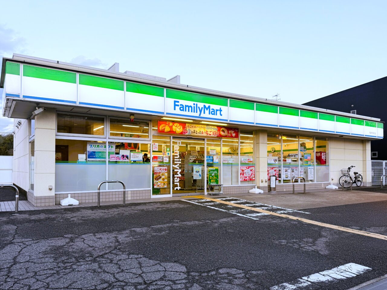 閉店するファミリーマート 和泉芦部町店