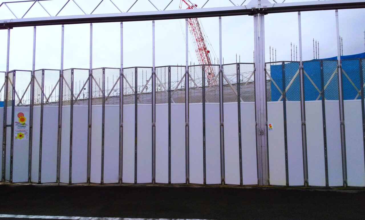 富秋中学校解体工事現場