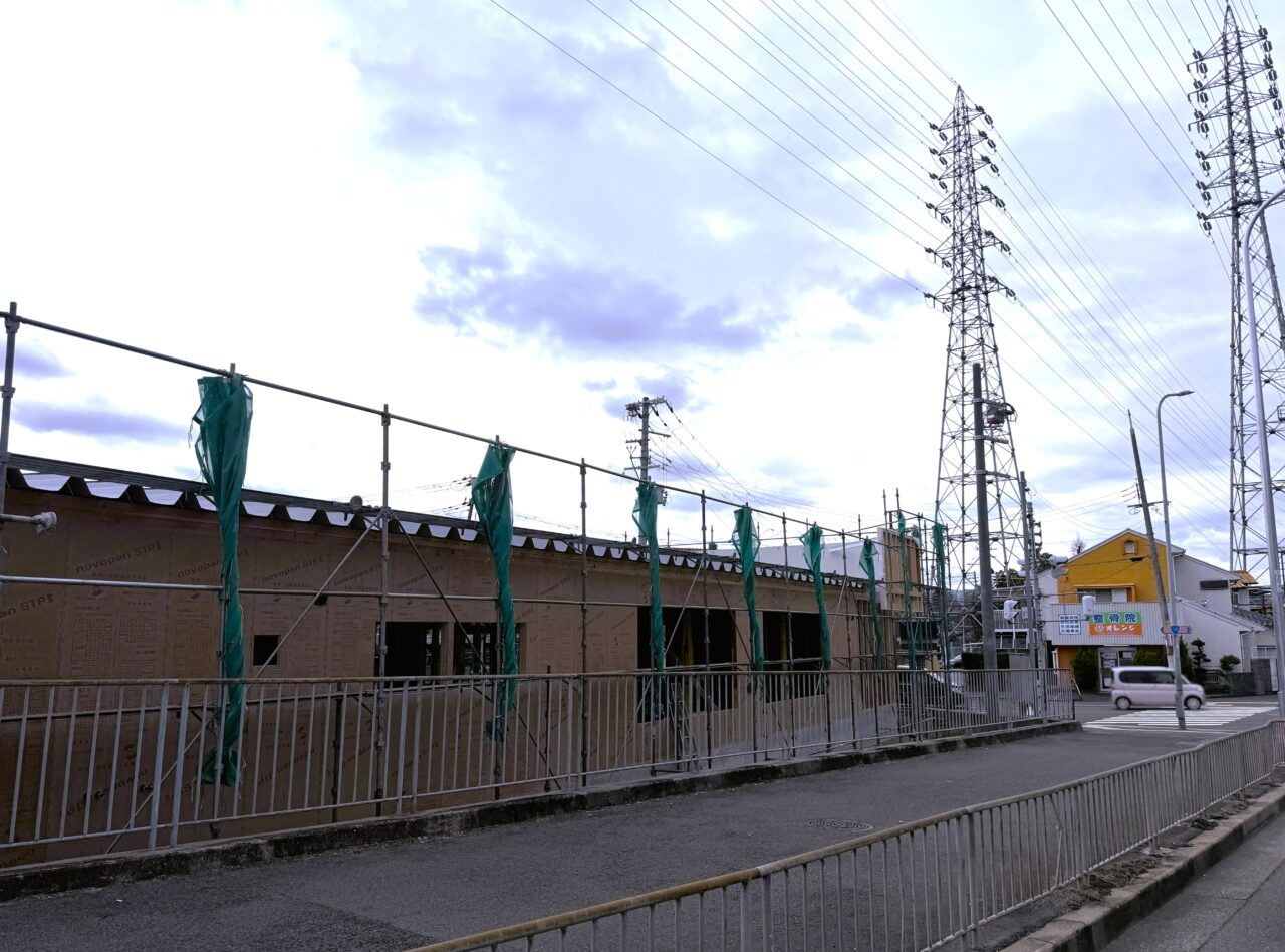 はま寿司　屋根が完成