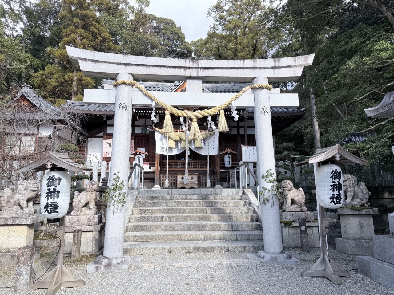 三林町にある池田春日神社