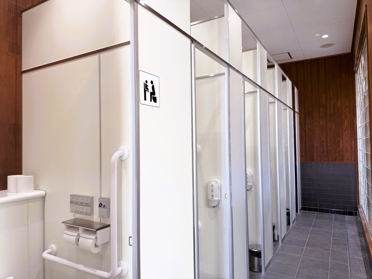 南部リージョンセンター（道の駅いずみ山愛の里）のトイレ個室