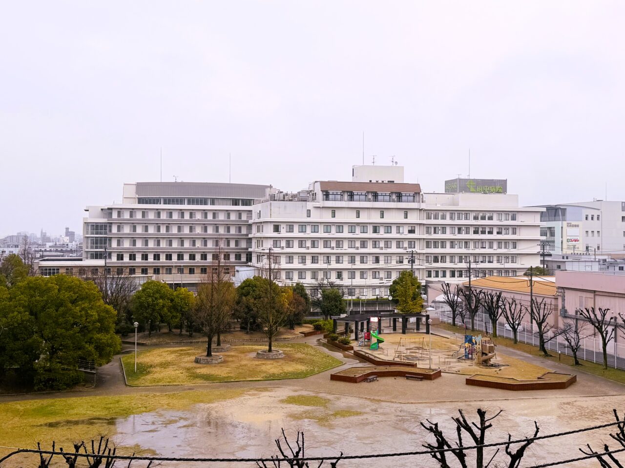 リニューアルした府中病院遠景