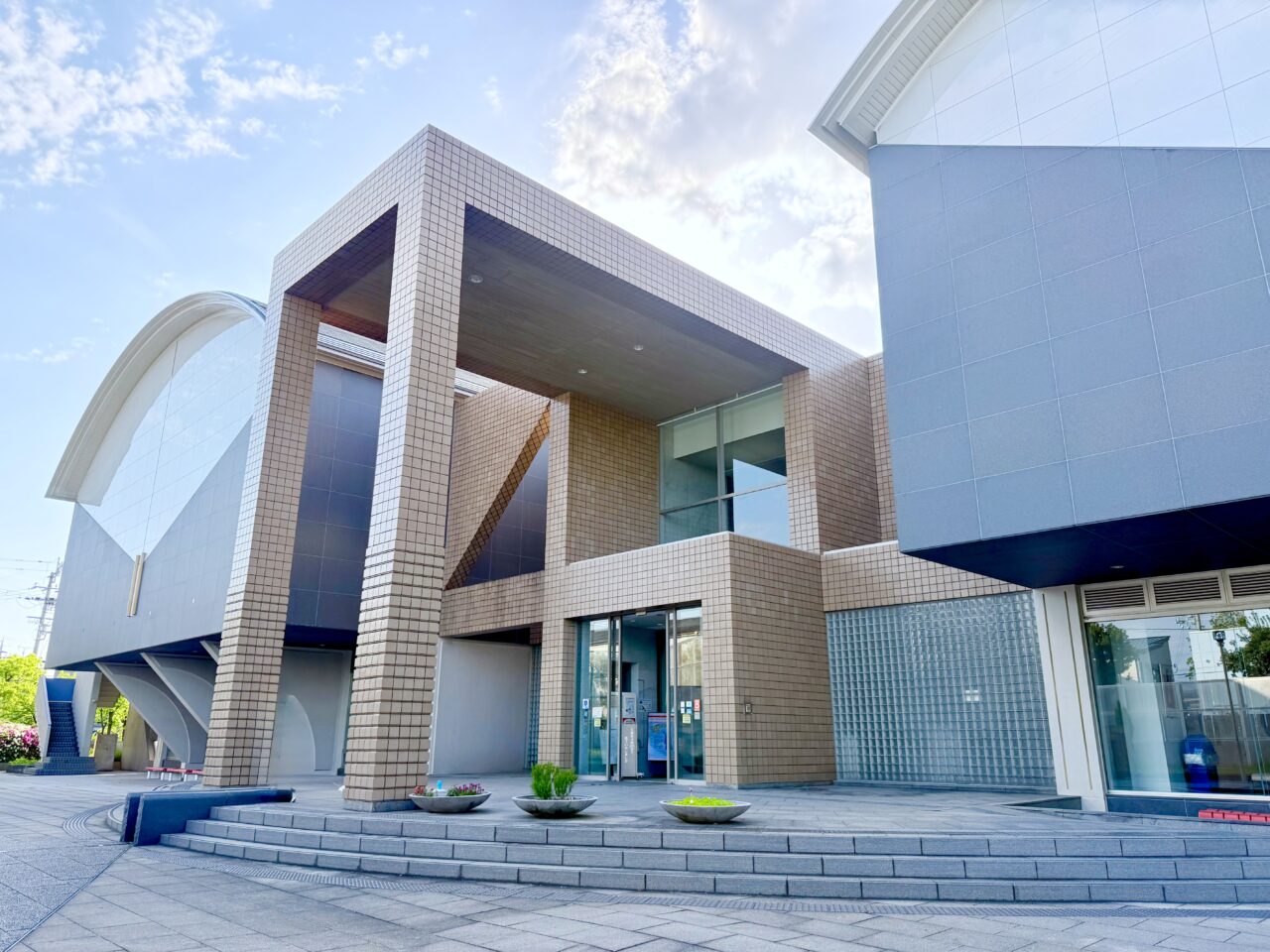 大阪府立弥生文化博物館　外観