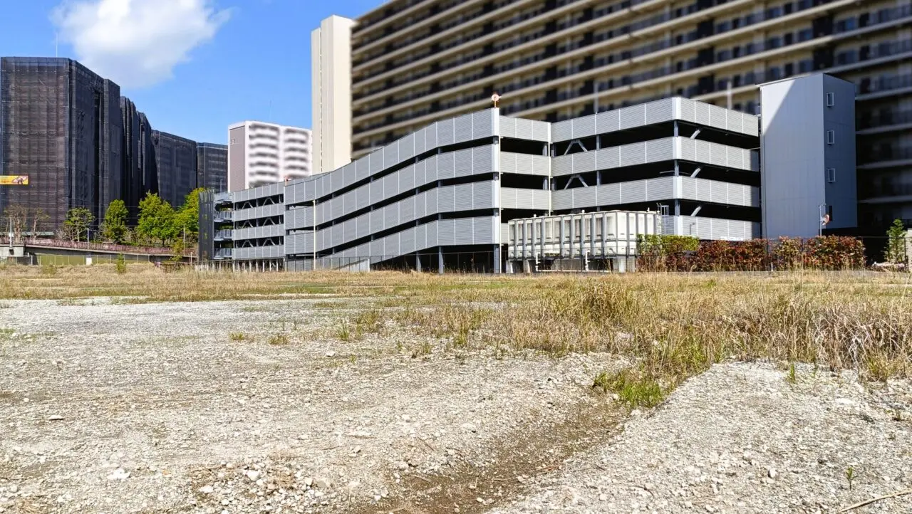 ウエリス光明池横の万代開業予定地