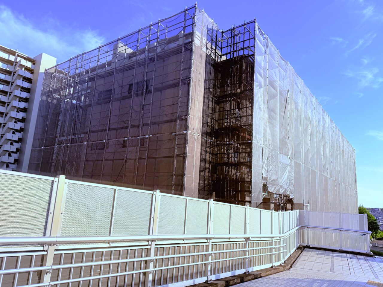 スタッフ募集中の建設中の大阪和泉中央駅前ワシントンホテル