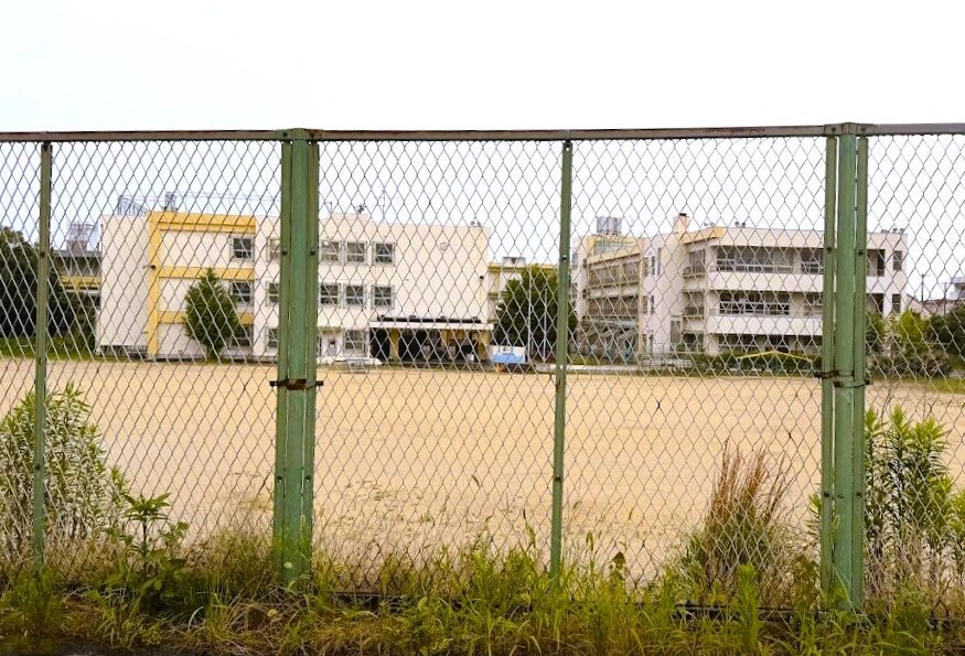 和泉市立幸小学校の校庭