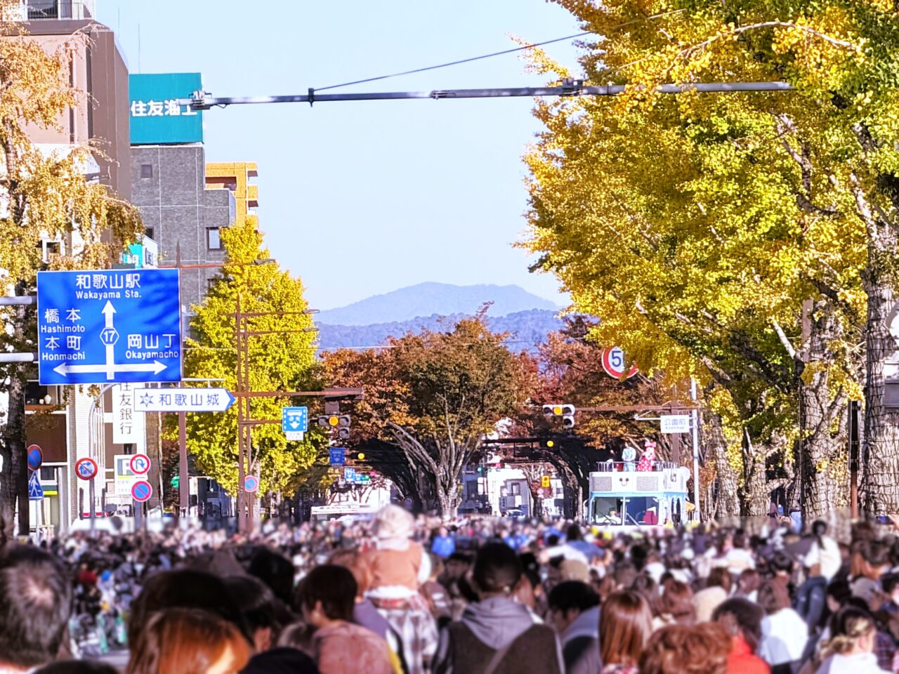和歌山で開催されたディズニーパレードの人出