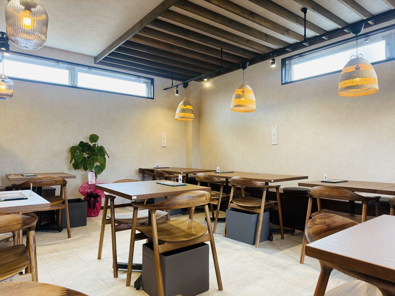 Cafe & Restaurant HOMEY　店内