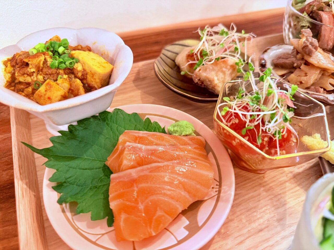 らみぃの豆皿ランチ　サーモンのお刺身