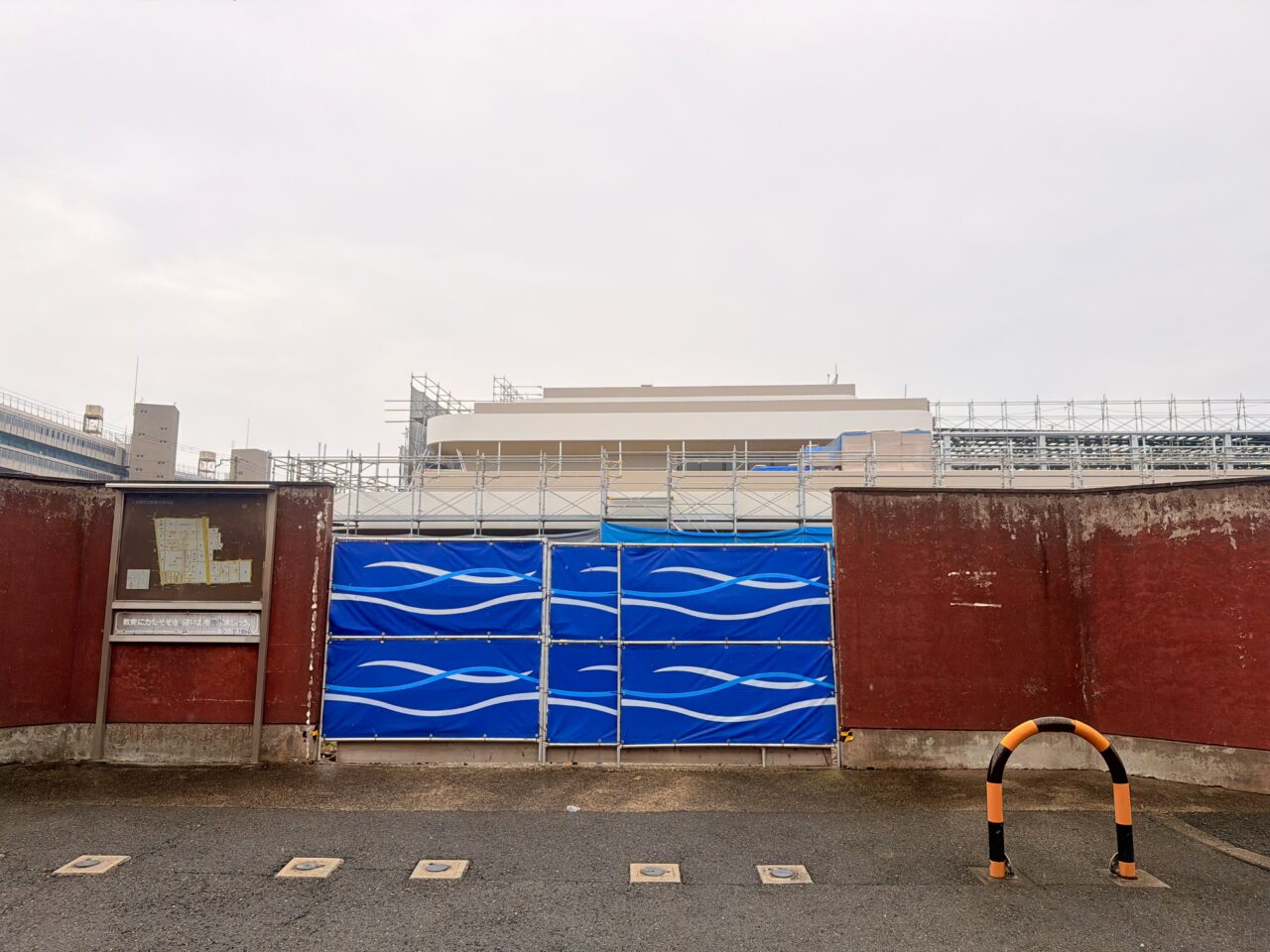 建設中の富明学園