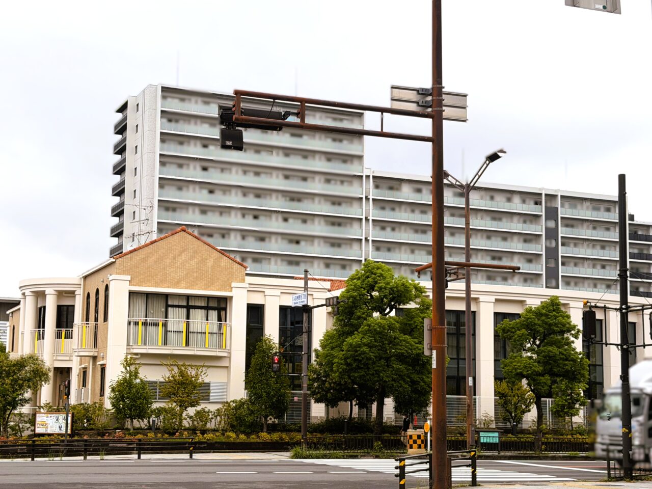 いぶき野プレスクール横のマンション