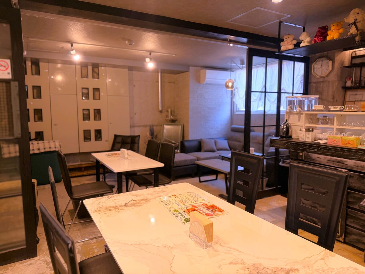 薬膳deCAFE あん庵の和食定食膳　店内