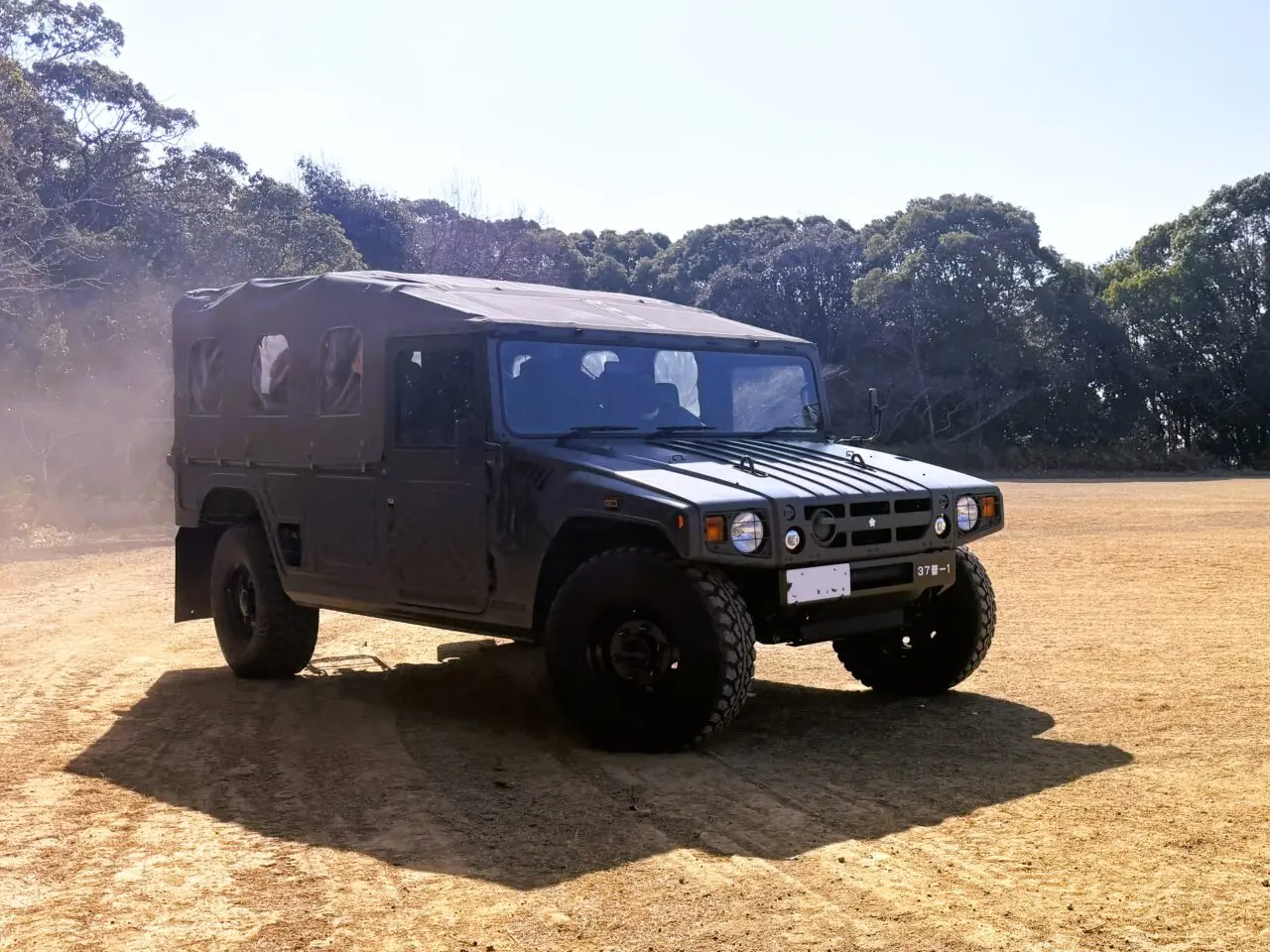 信太山自衛隊の高機動車の展示