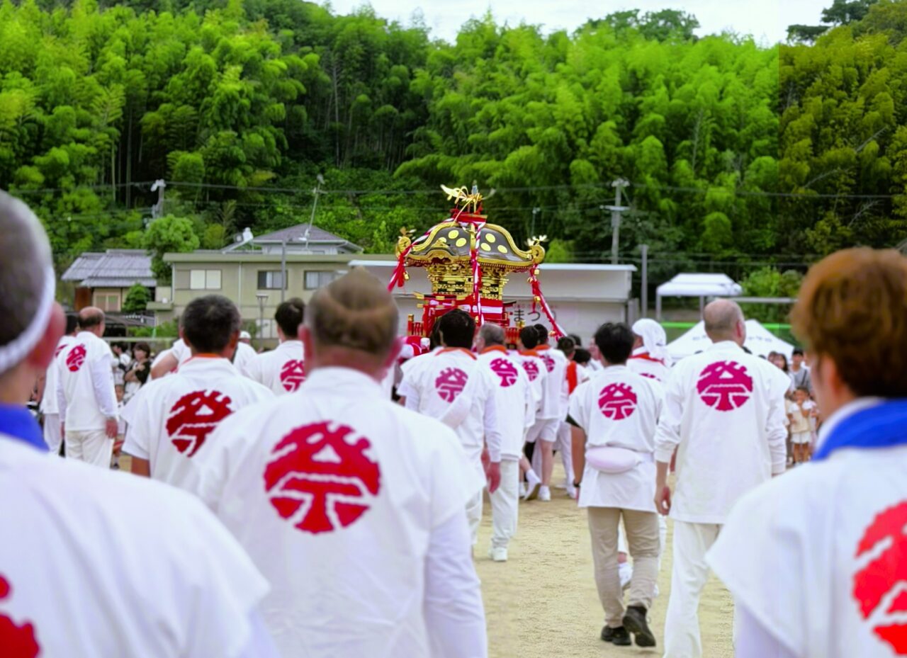横山みこし